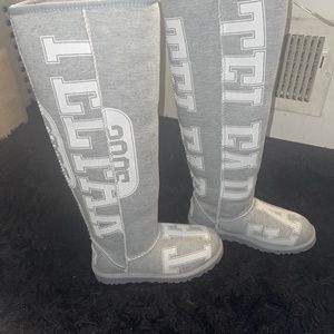 Telfar Ugg boots light grey